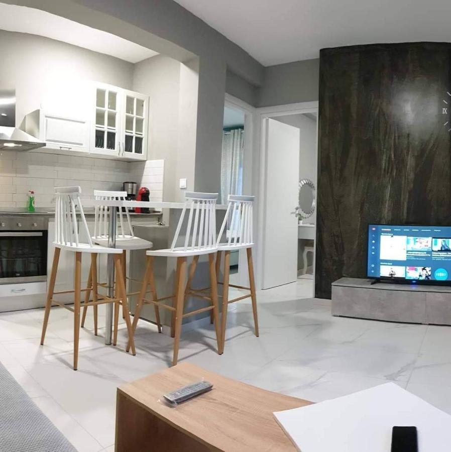Diamond Lux Apartment ปาเลออน ซิฟลิคิออน ภายนอก รูปภาพ