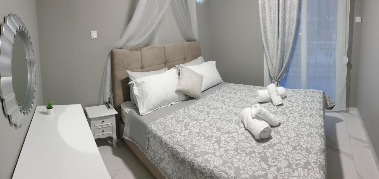 Diamond Lux Apartment ปาเลออน ซิฟลิคิออน ภายนอก รูปภาพ