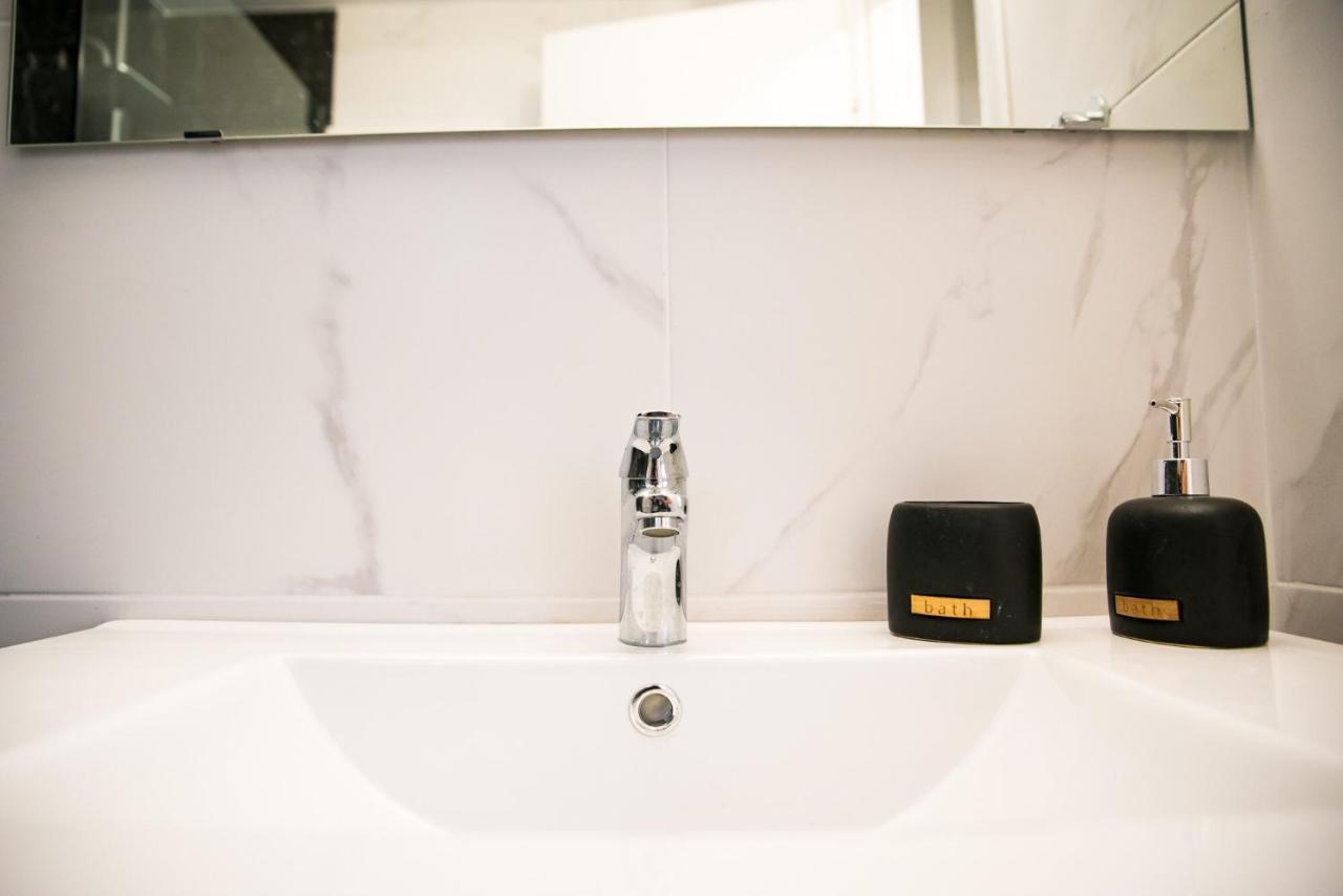 Diamond Lux Apartment ปาเลออน ซิฟลิคิออน ภายนอก รูปภาพ