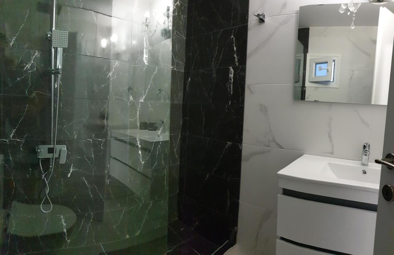 Diamond Lux Apartment ปาเลออน ซิฟลิคิออน ภายนอก รูปภาพ