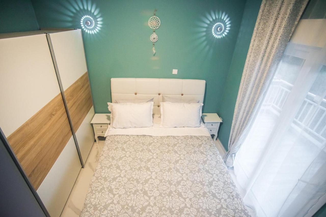 Diamond Lux Apartment ปาเลออน ซิฟลิคิออน ภายนอก รูปภาพ